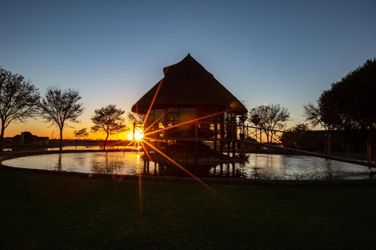 Lapa Lange Game Lodge Mariental Exterior foto